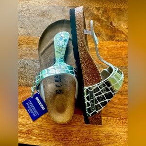 NWT BIRKENSTOCK Gizeh Micro Fibre Green and Gator Gleam Mineral Sandals Size 37
